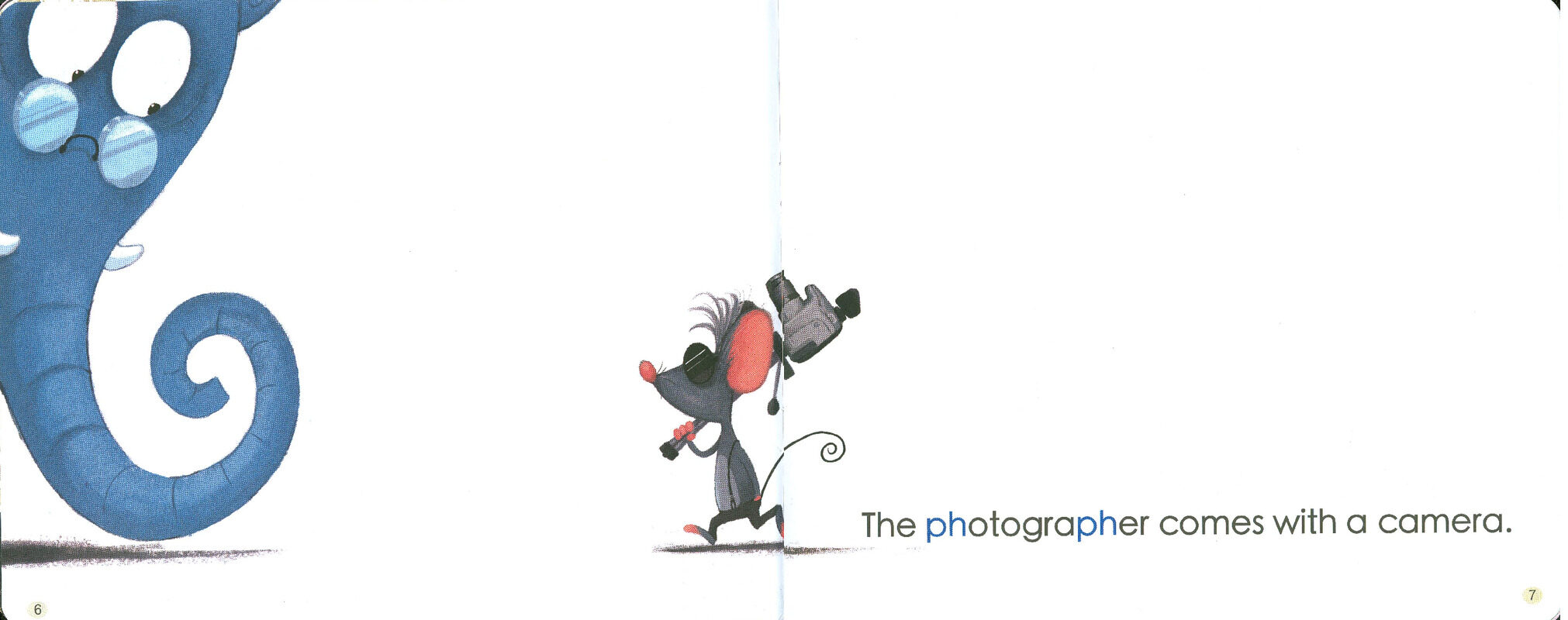 A Photo of an Elephant Family绘本故事第5页