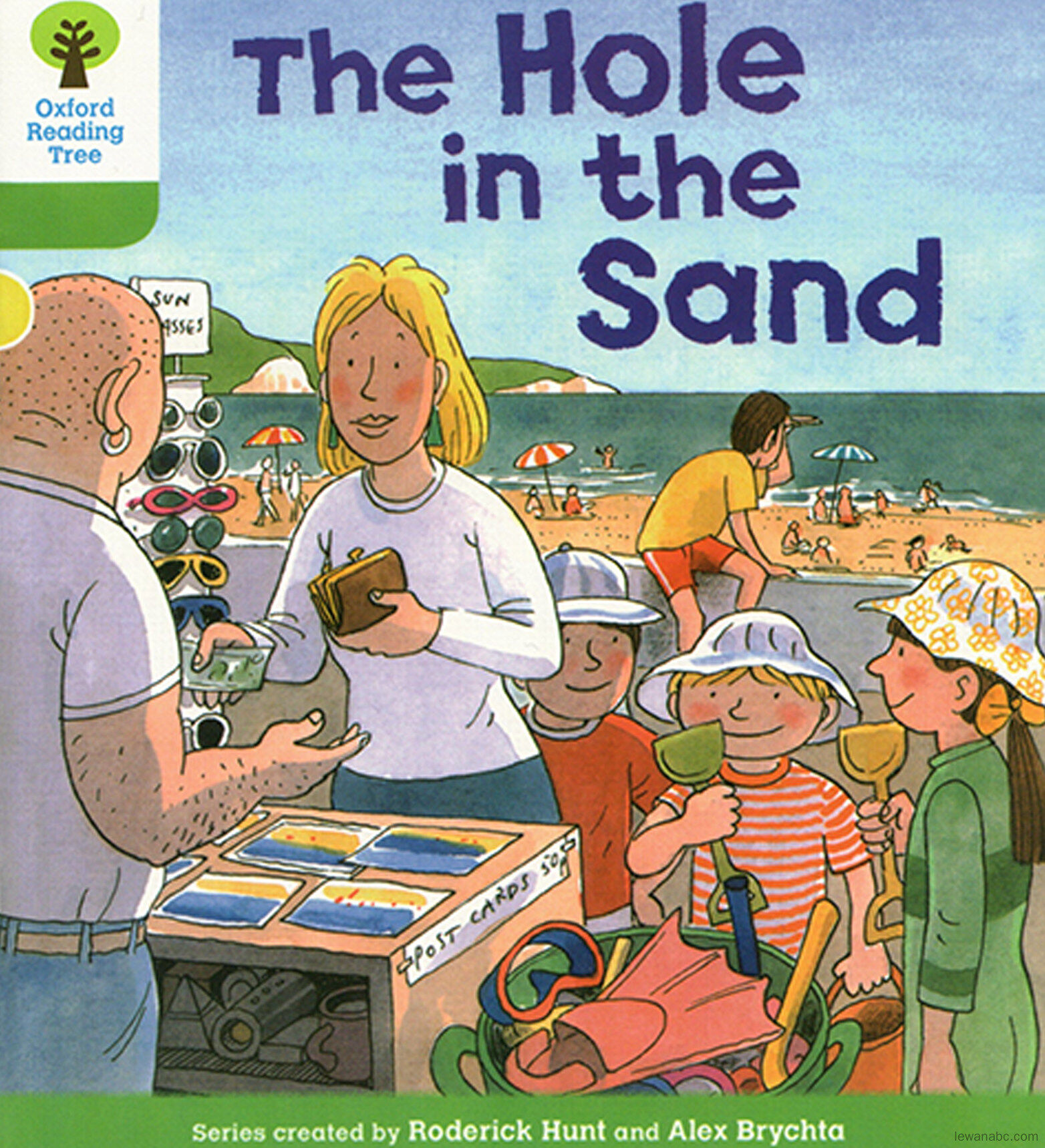 The Hole in the Sand绘本故事第2页