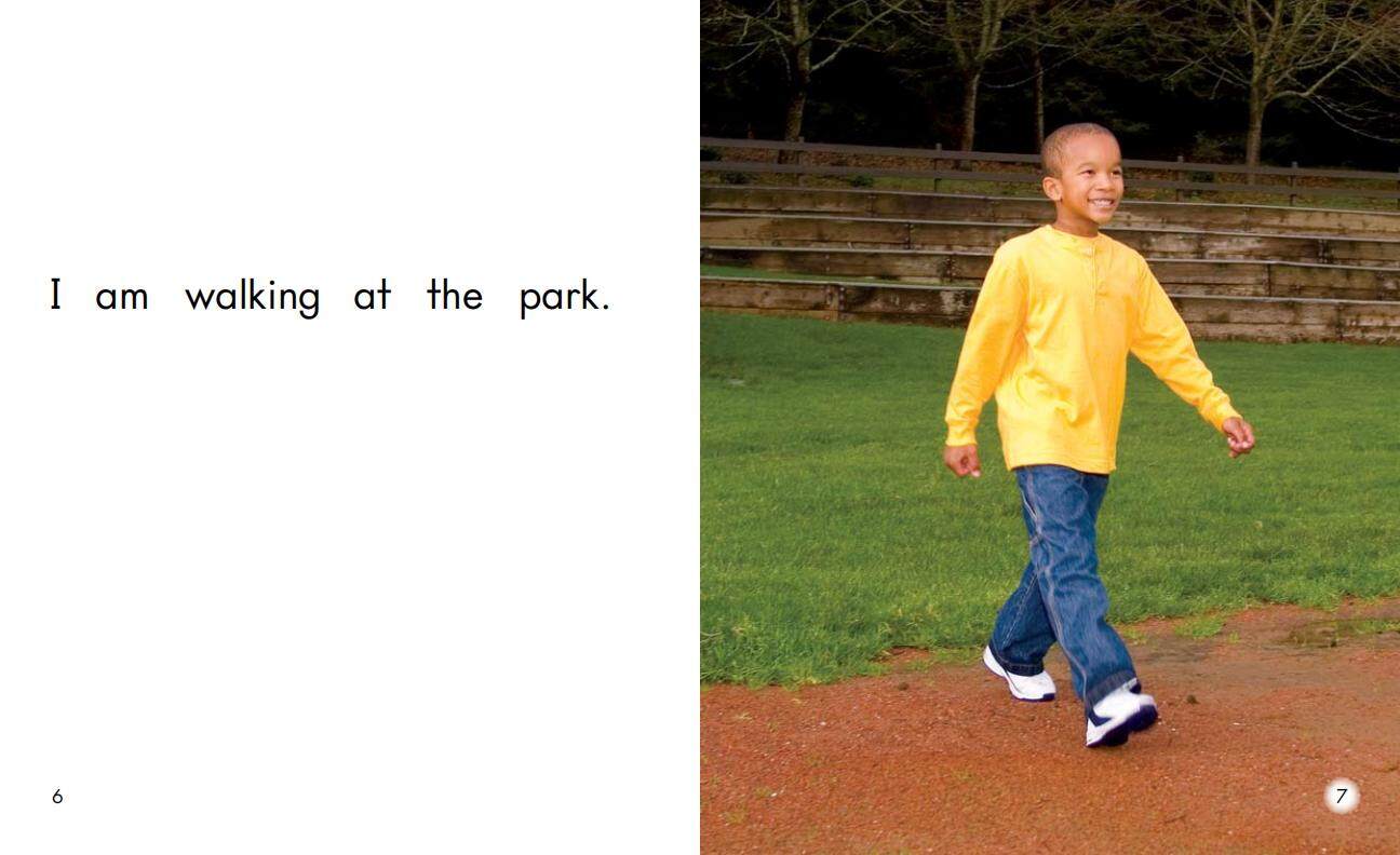 At the park绘本故事第5页