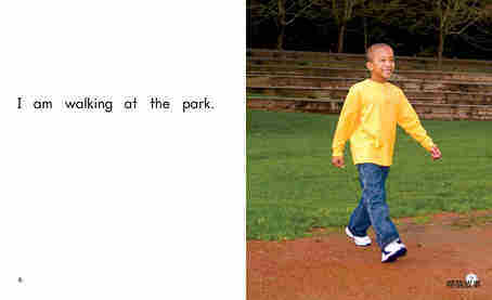 At the park绘本故事第5页