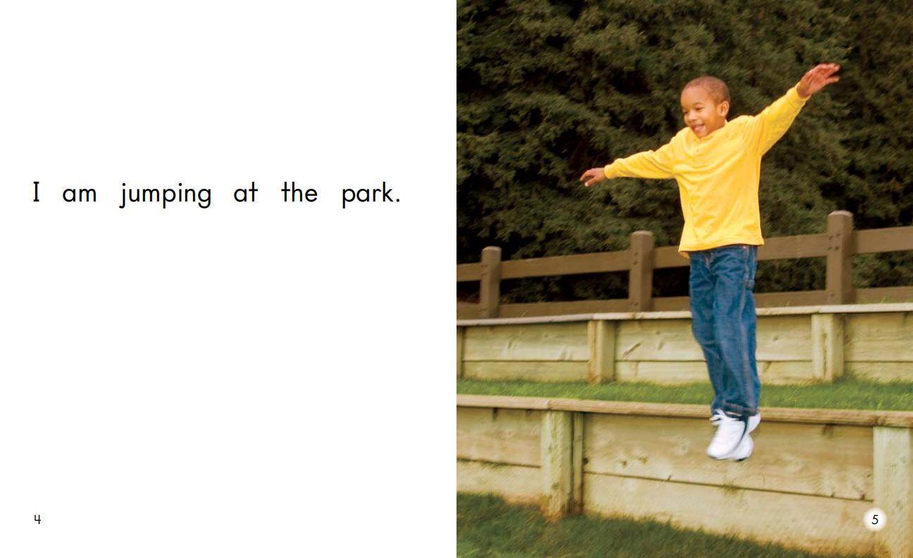 At the park绘本故事第4页