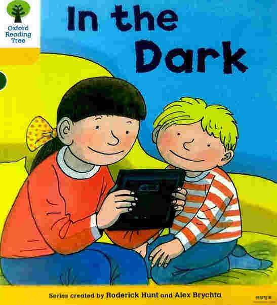 In the Dark绘本故事第2页