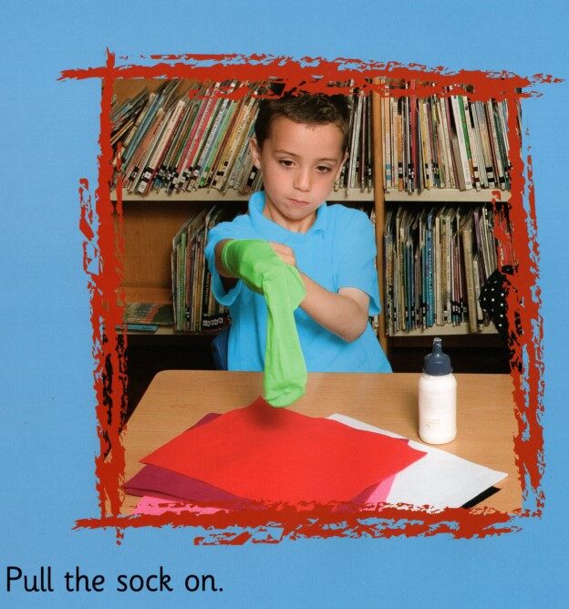 How to Make a Sock Puppet绘本故事第3页