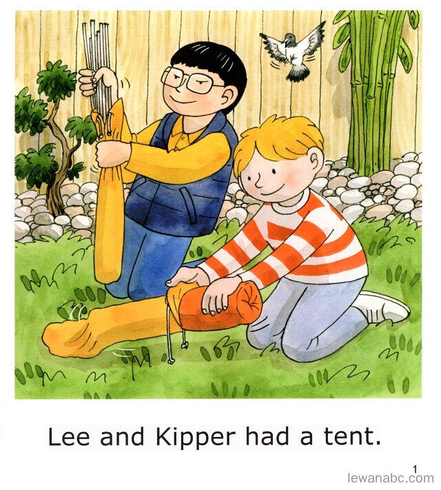 In the Tent!绘本故事第3页