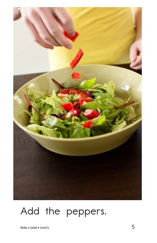 Make a Salad绘本故事第5页