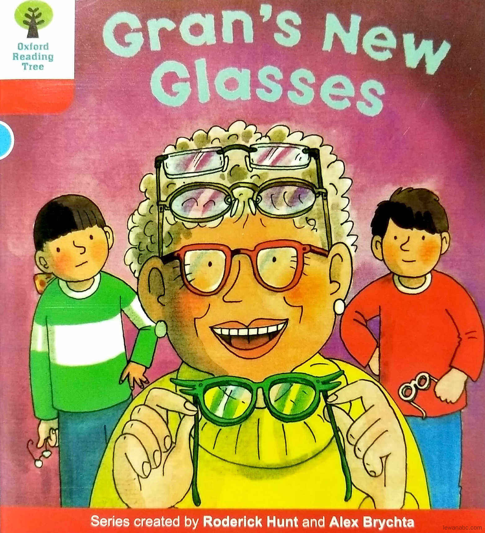 Gran's New Glasses绘本故事第2页